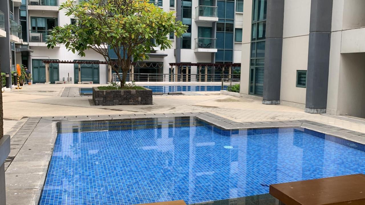 One Palm Tree Villas Condominium - Studio Room With Balcony - Across Terminal 3 Manila Exterior foto